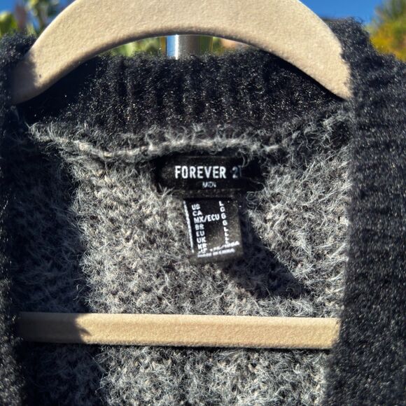 Men’s L Fuzzy Knit Cardigan Black White Abstract Pattern Button Front Grandpa - Picture 3 of 8